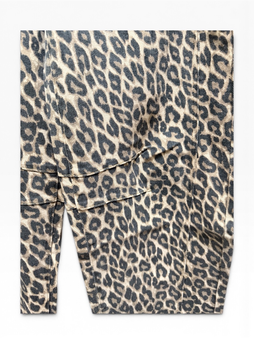 Vervet Kate Leopard Print Barrel Leg Jeans Size 27 NWT - Picture 3 of 9